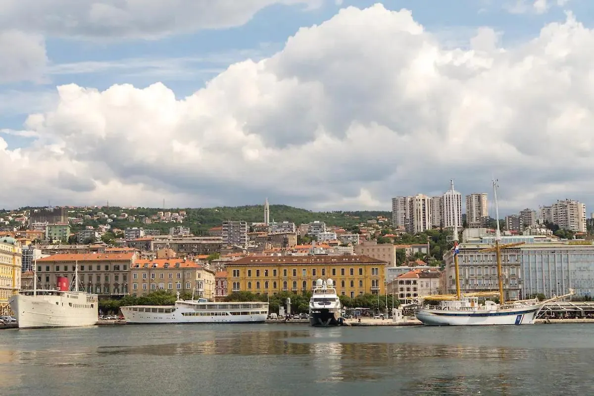 Happy Home Rijeka 0*,  Croatia